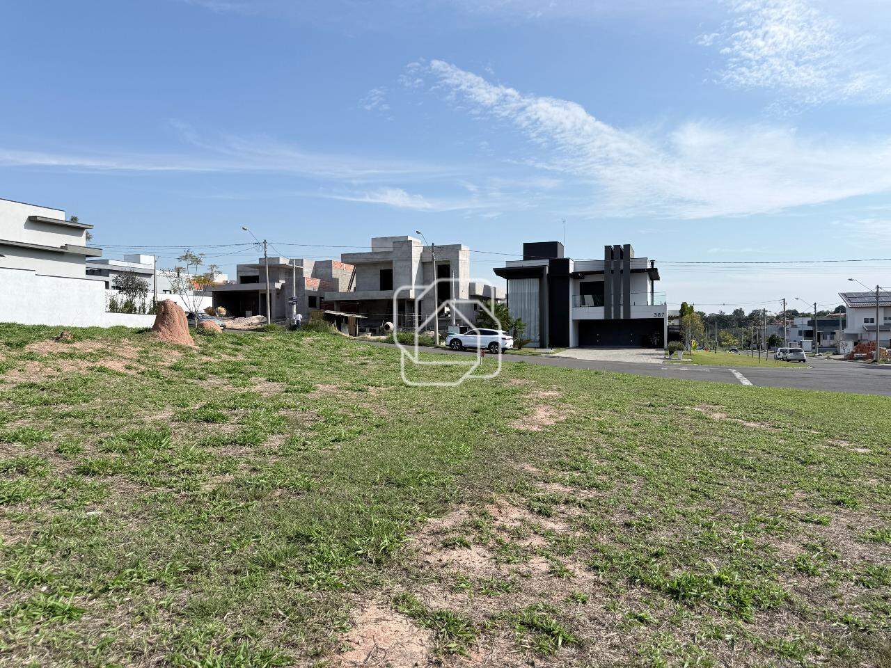 Terreno à venda em Salto - SP - Portal dos Bandeirantes: Visão ampla do terreno