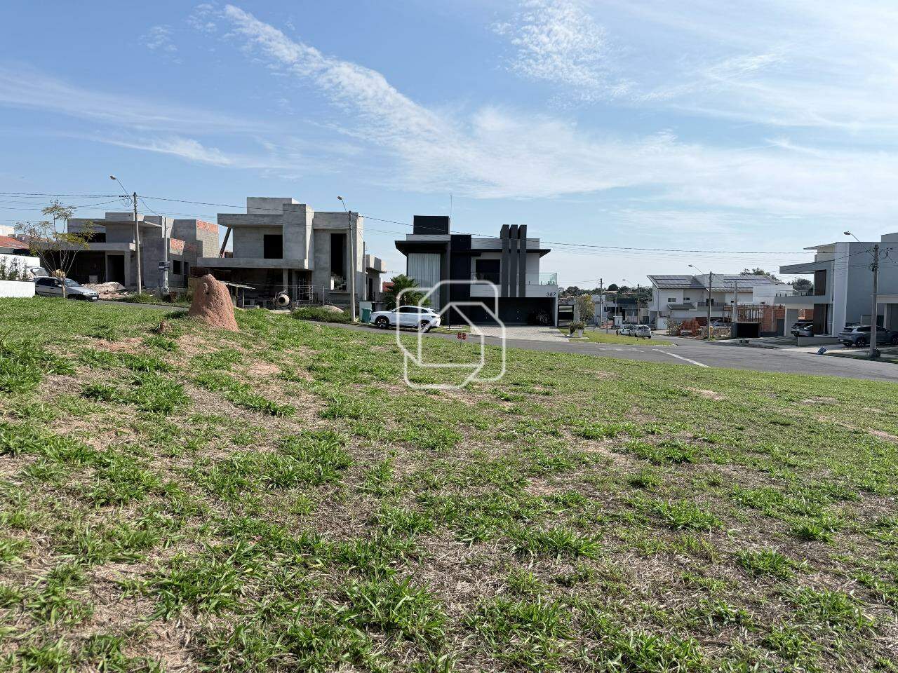 Terreno à venda em Salto - SP - Portal dos Bandeirantes: Visão ampla do terreno