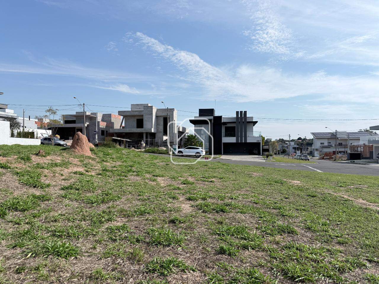 Terreno à venda em Salto - SP - Portal dos Bandeirantes: Visão ampla do terreno