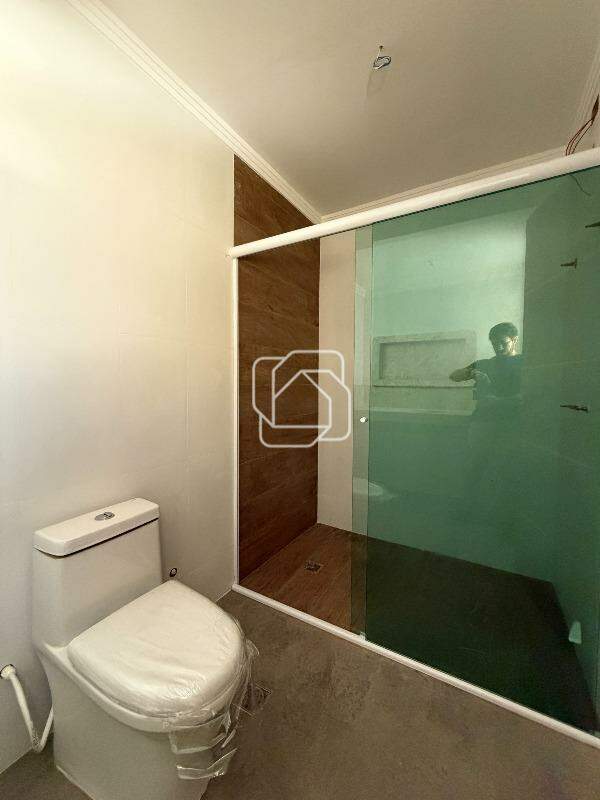 Casa de Condomínio à venda em Indaiatuba - SP - Chácara Polaris: Banheiro