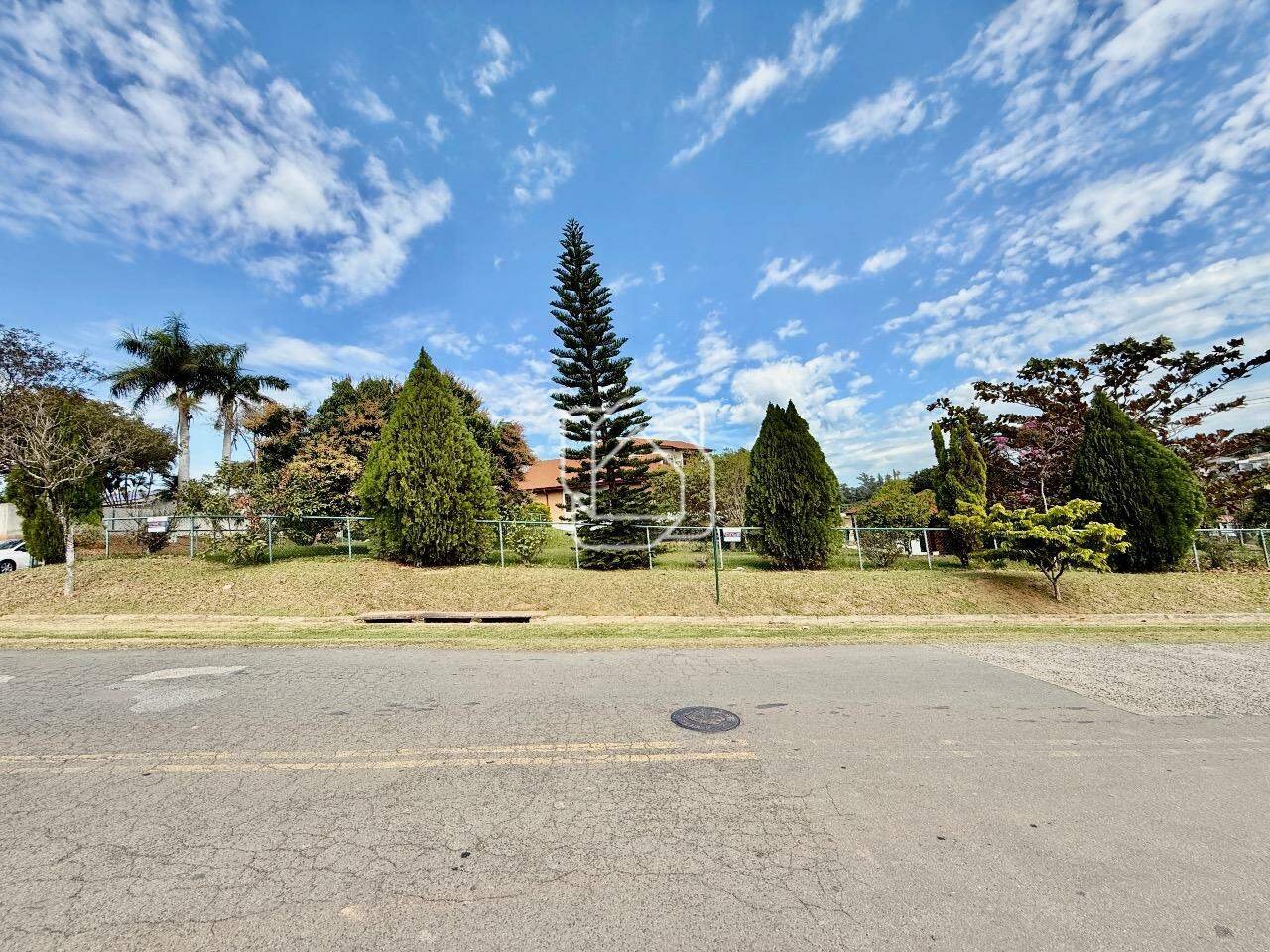 Terreno à venda em Salto - SP - Condomínio Fazenda Palmeiras Imperiais: Visão ampla do terreno