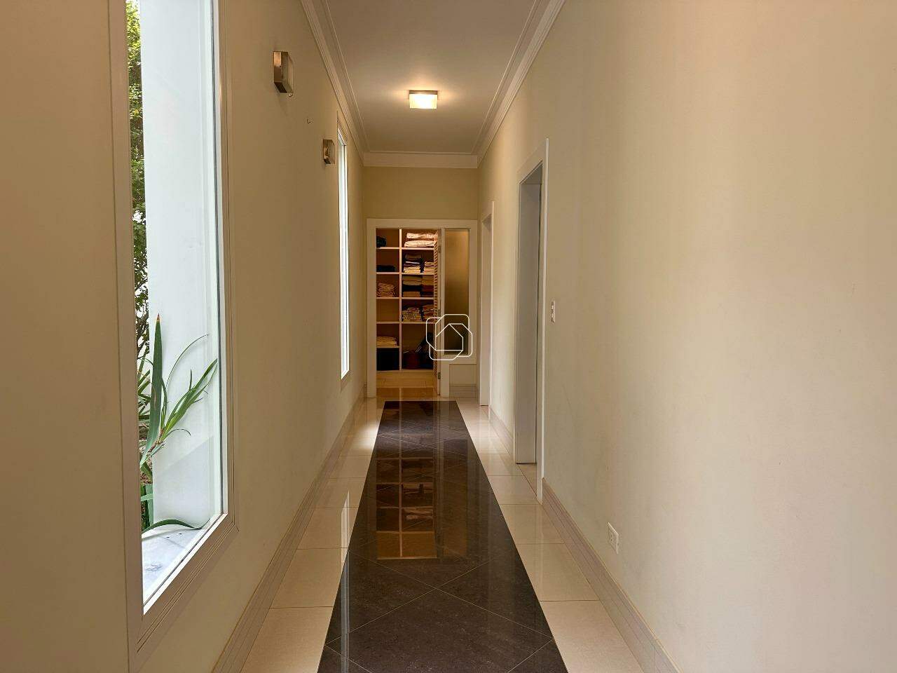 Casa de Condomínio para aluguel em Itu - SP - Fazenda Vila Real de Itu: Corredor interno