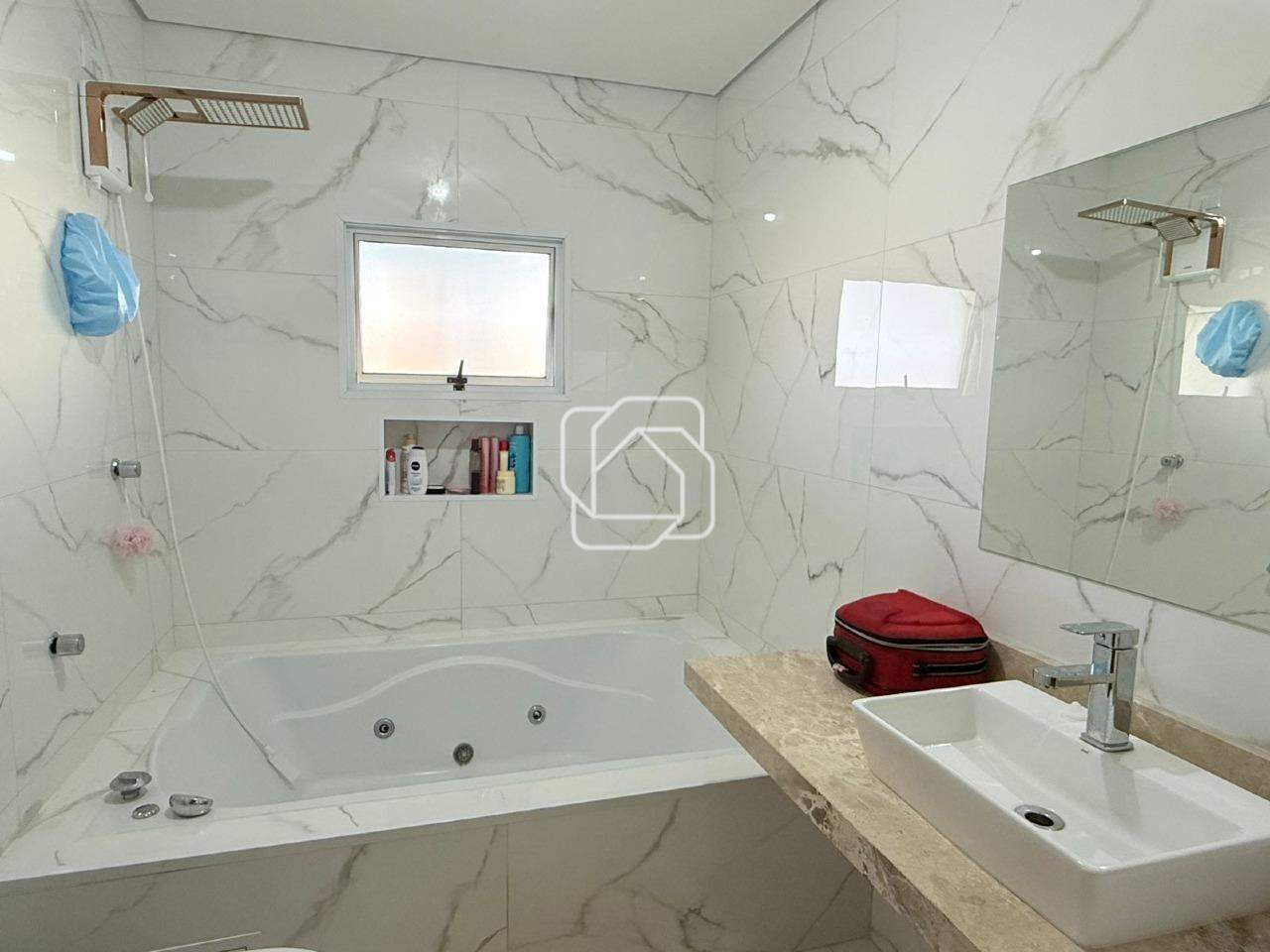 Casa de Condomínio à venda em Itu - SP - Condomínio Santa Inês: Banheiro