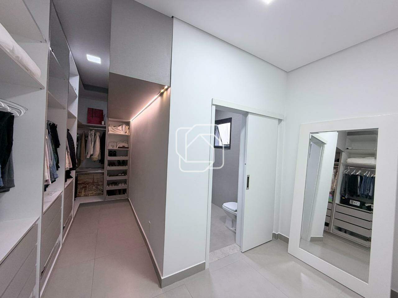 Casa de Condomínio à venda em Itu - SP - Condomínio Xapada Parque Ytu: Closet