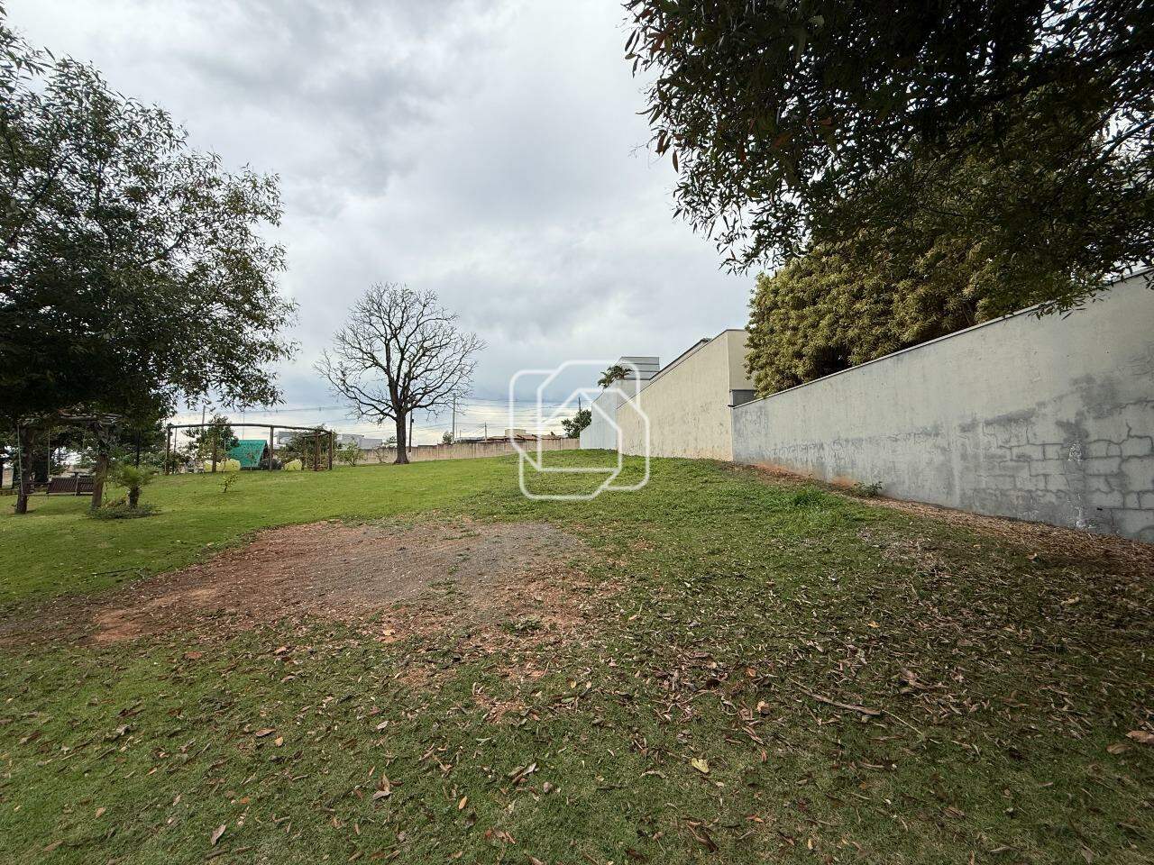 Terreno à venda em Indaiatuba - SP - Jardim dos Lagos: Visão geral do terreno