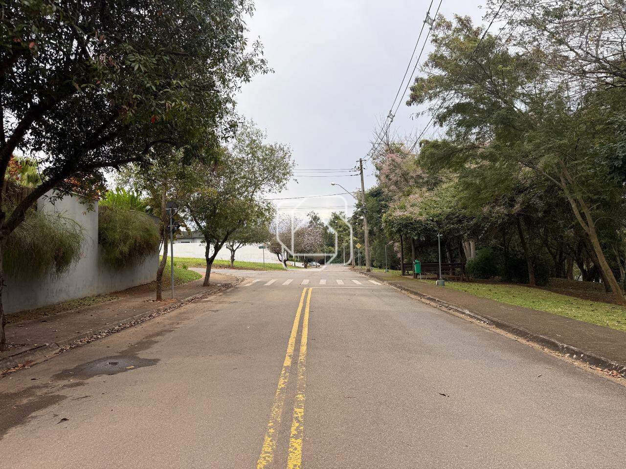 Terreno à venda em Indaiatuba - SP - Jardim dos Lagos: Rua do terreno