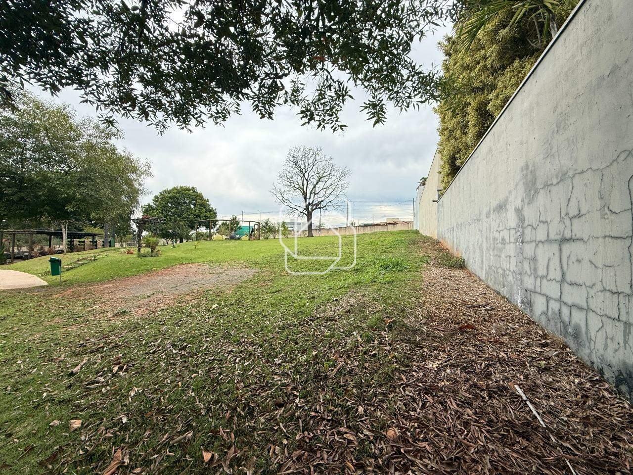 Terreno à venda em Indaiatuba - SP - Jardim dos Lagos: Visão geral do terreno