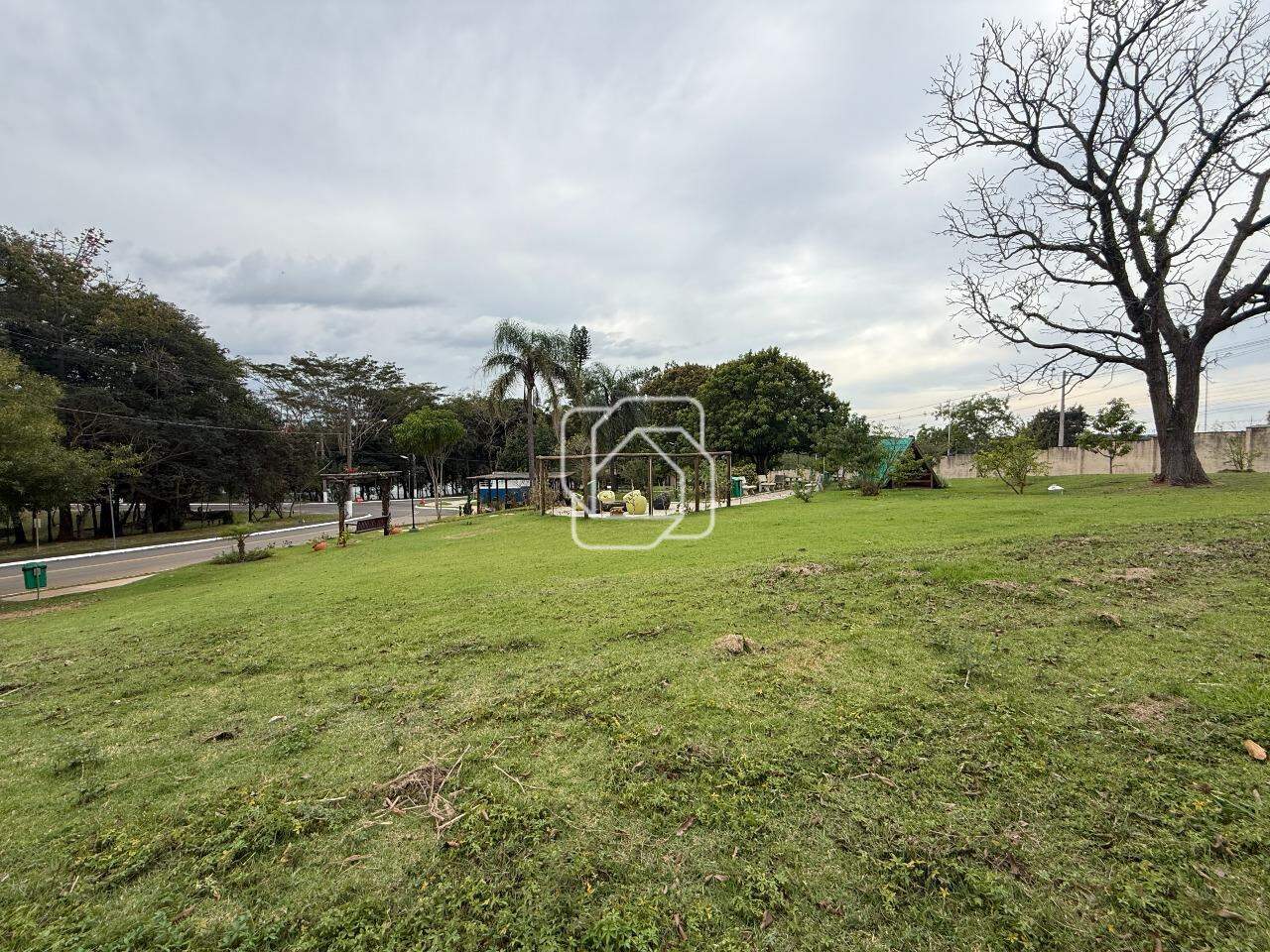 Terreno à venda em Indaiatuba - SP - Jardim dos Lagos: Visão geral do terreno
