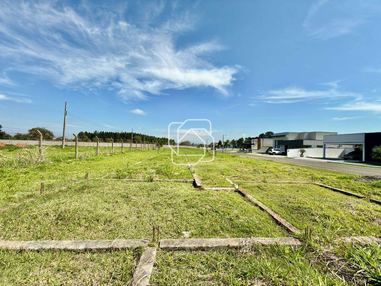 Terreno à venda em Salto - SP - Condomínio Fazenda Palmeiras Imperiais: Visão geral do terreno