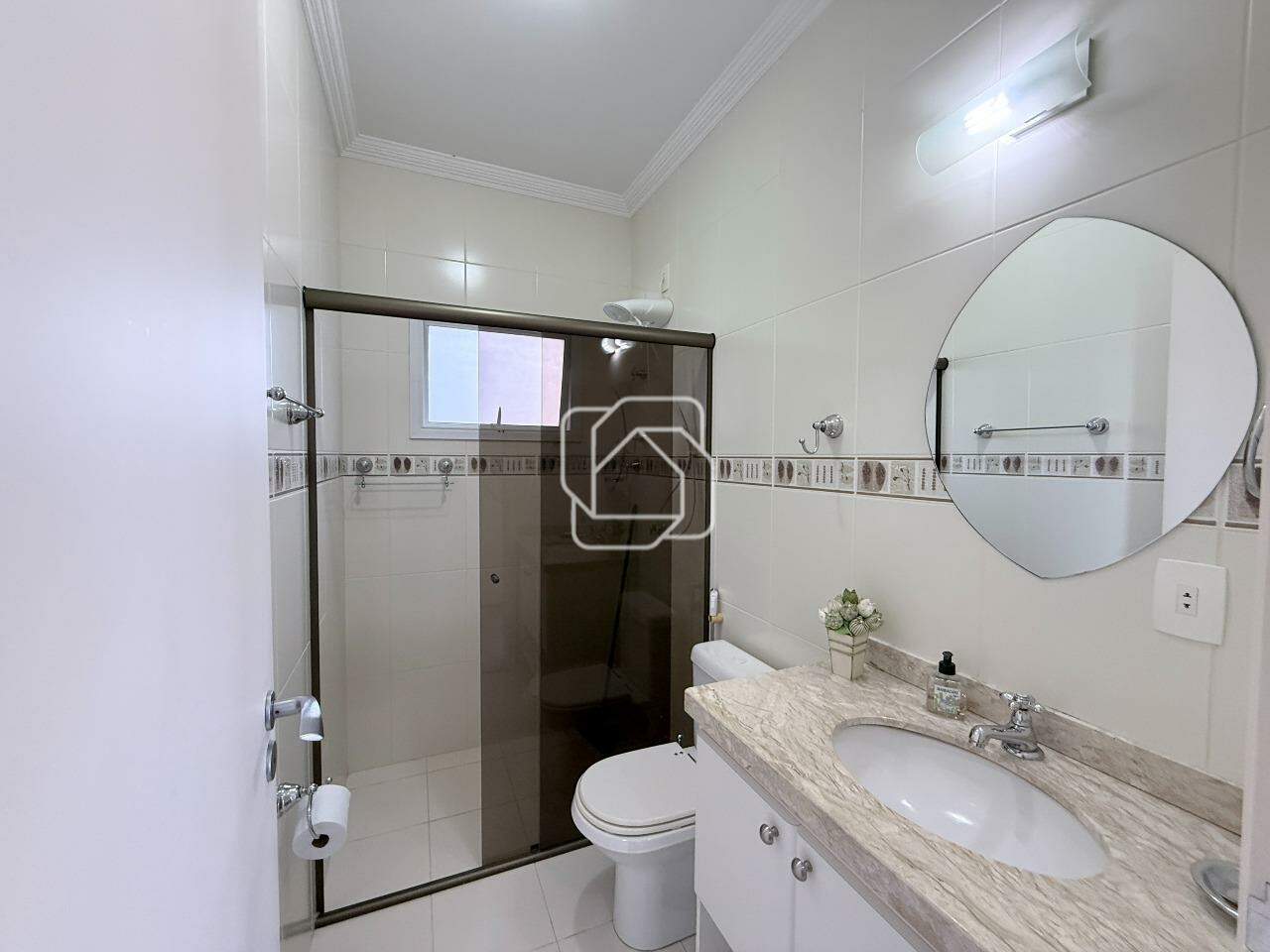 Casa de Condomínio à venda em Salto - SP - Haras Paineiras: Banheiro
