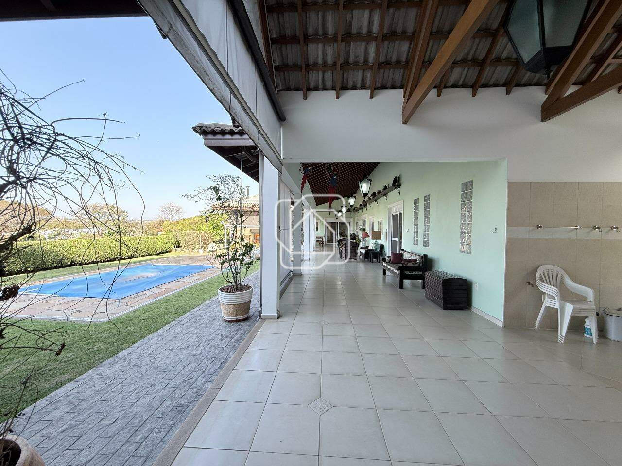 Casa de Condomínio à venda em Salto - SP - Haras Paineiras: Varanda