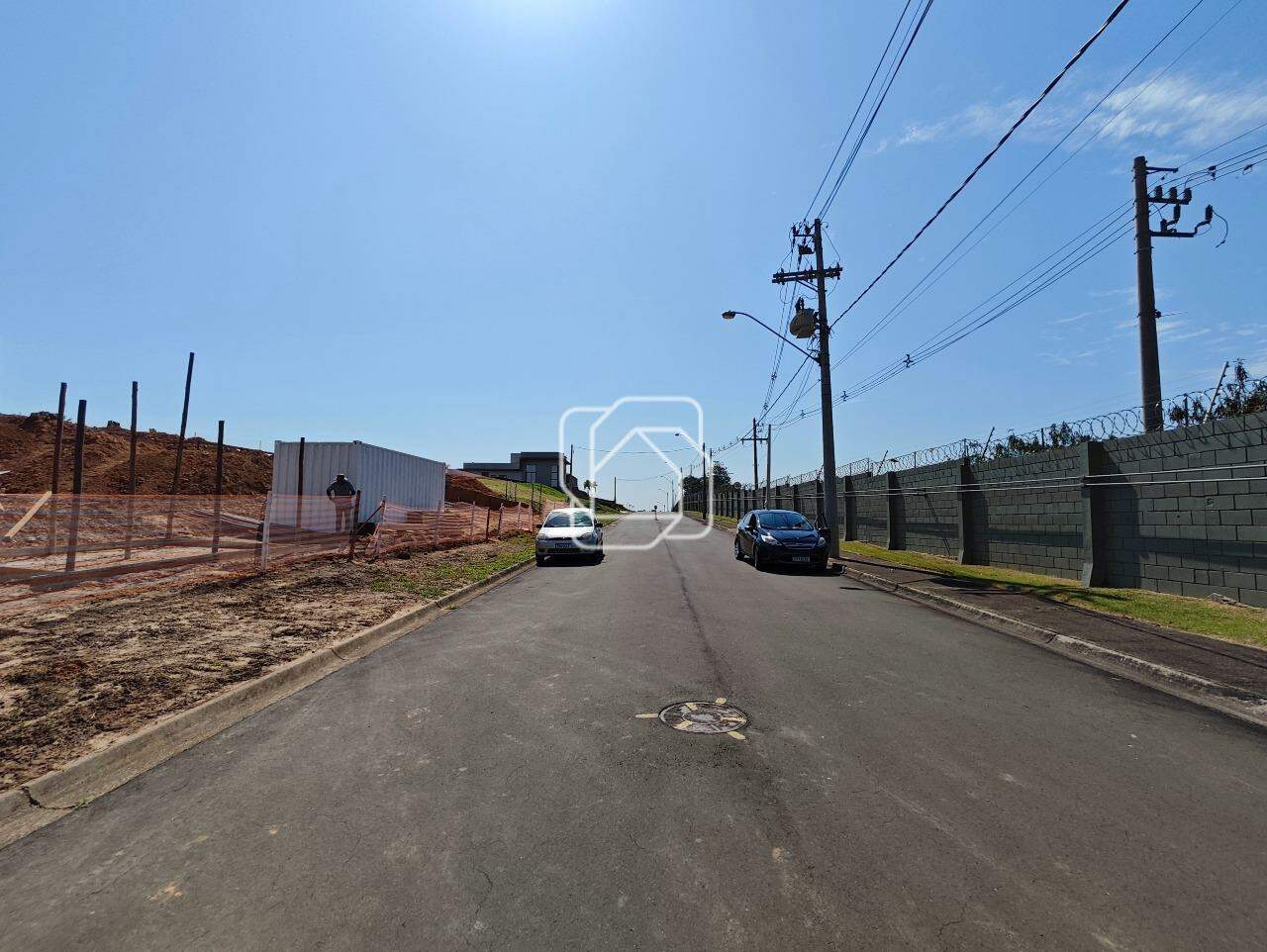 Terreno à venda em Indaiatuba - SP - Jardim Quintas da Terracota: Rua do terreno