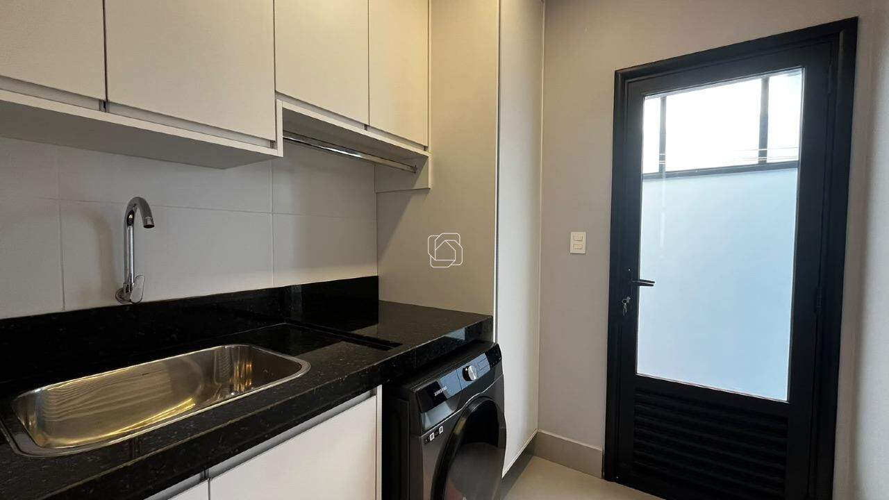 Casa de Condomínio para aluguel em Salto - SP - Residencial Central Parque: Lavanderia