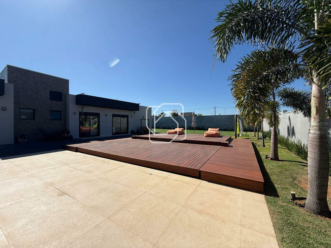 Casa para aluguel em Indaiatuba - SP - Reserva Petrus: Área externa