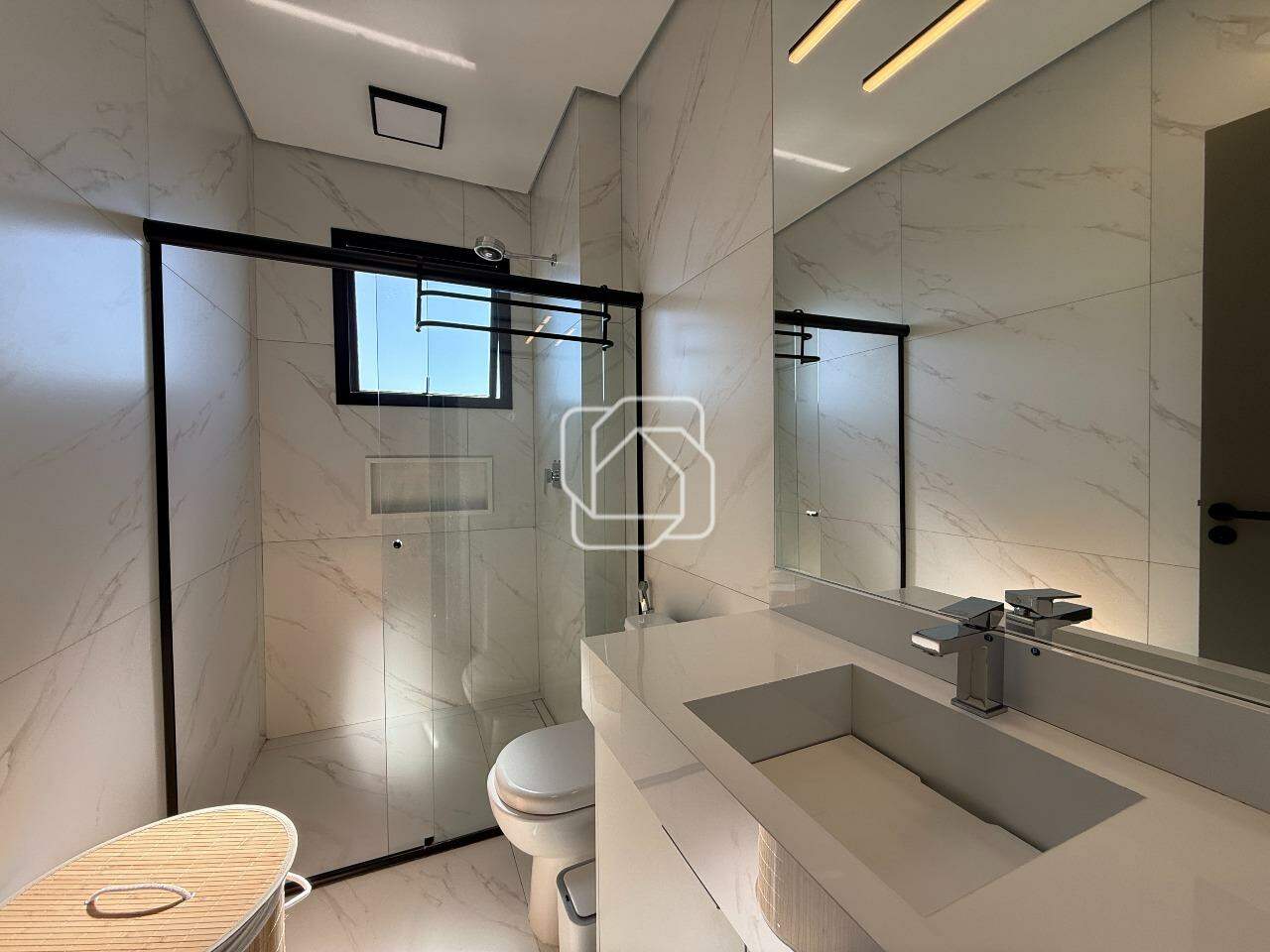 Casa para aluguel em Indaiatuba - SP - Reserva Petrus: Banheiro