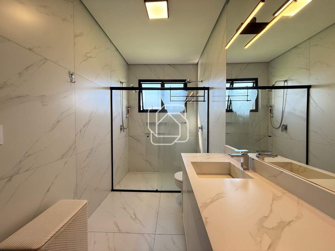 Casa para aluguel em Indaiatuba - SP - Reserva Petrus: Banheiro