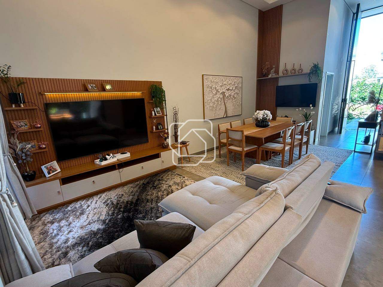 Casa à venda em Salto - SP - Residencial Costa das Areias II: Salas integradas