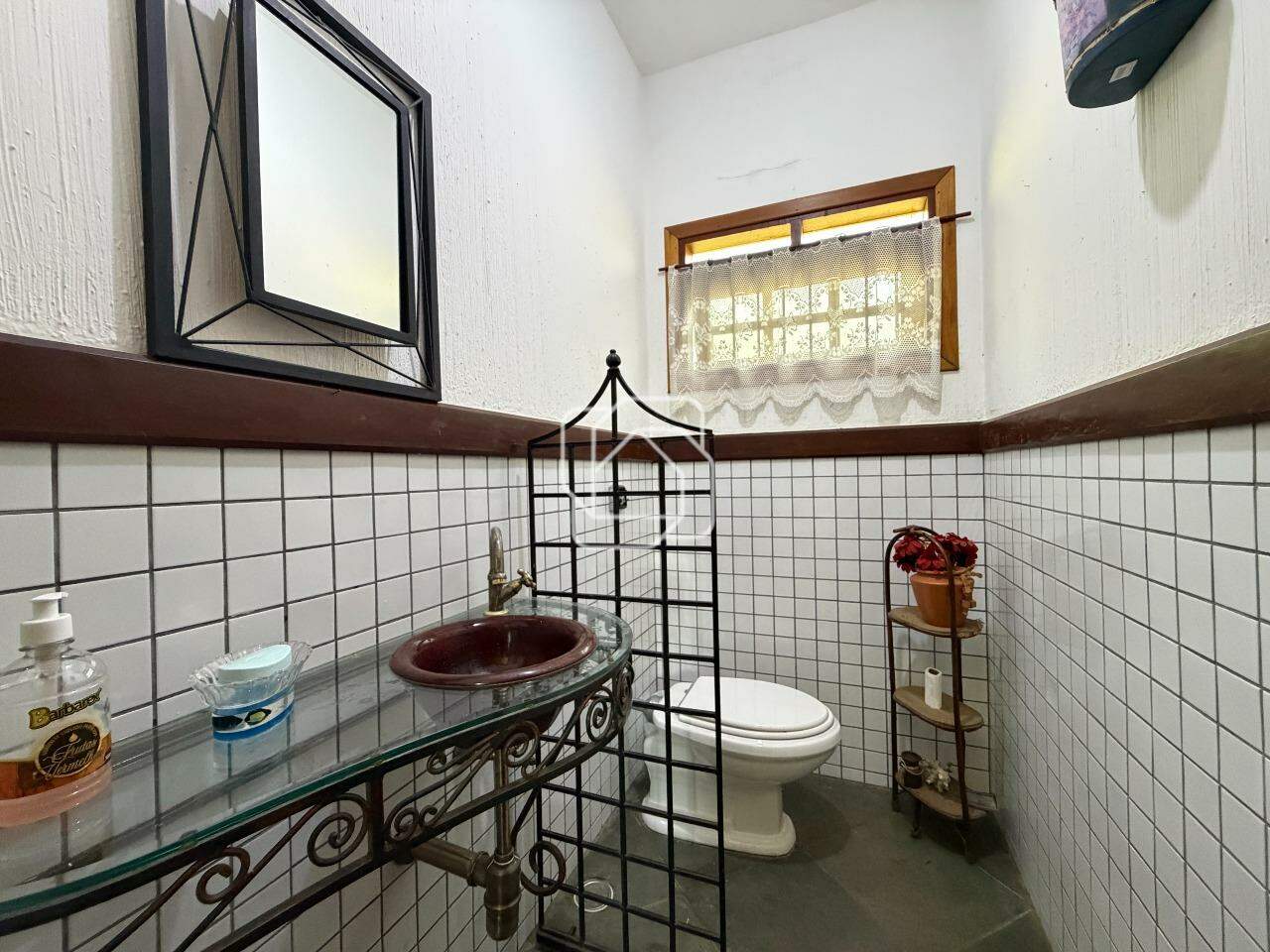 Casa de Condomínio à venda em Indaiatuba - SP - Vale das Laranjeiras: Lavabo