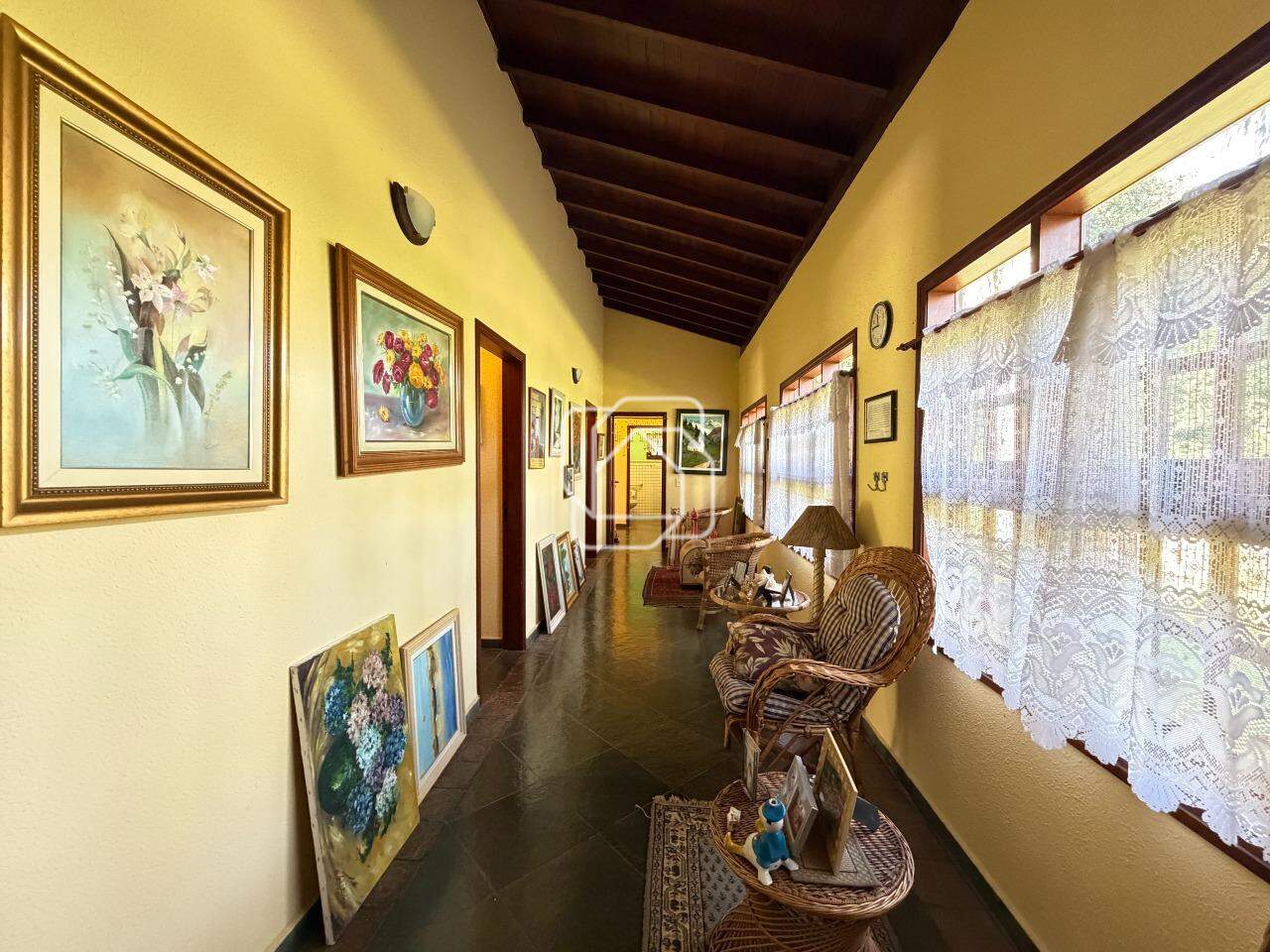 Casa de Condomínio à venda em Indaiatuba - SP - Vale das Laranjeiras: Corredor