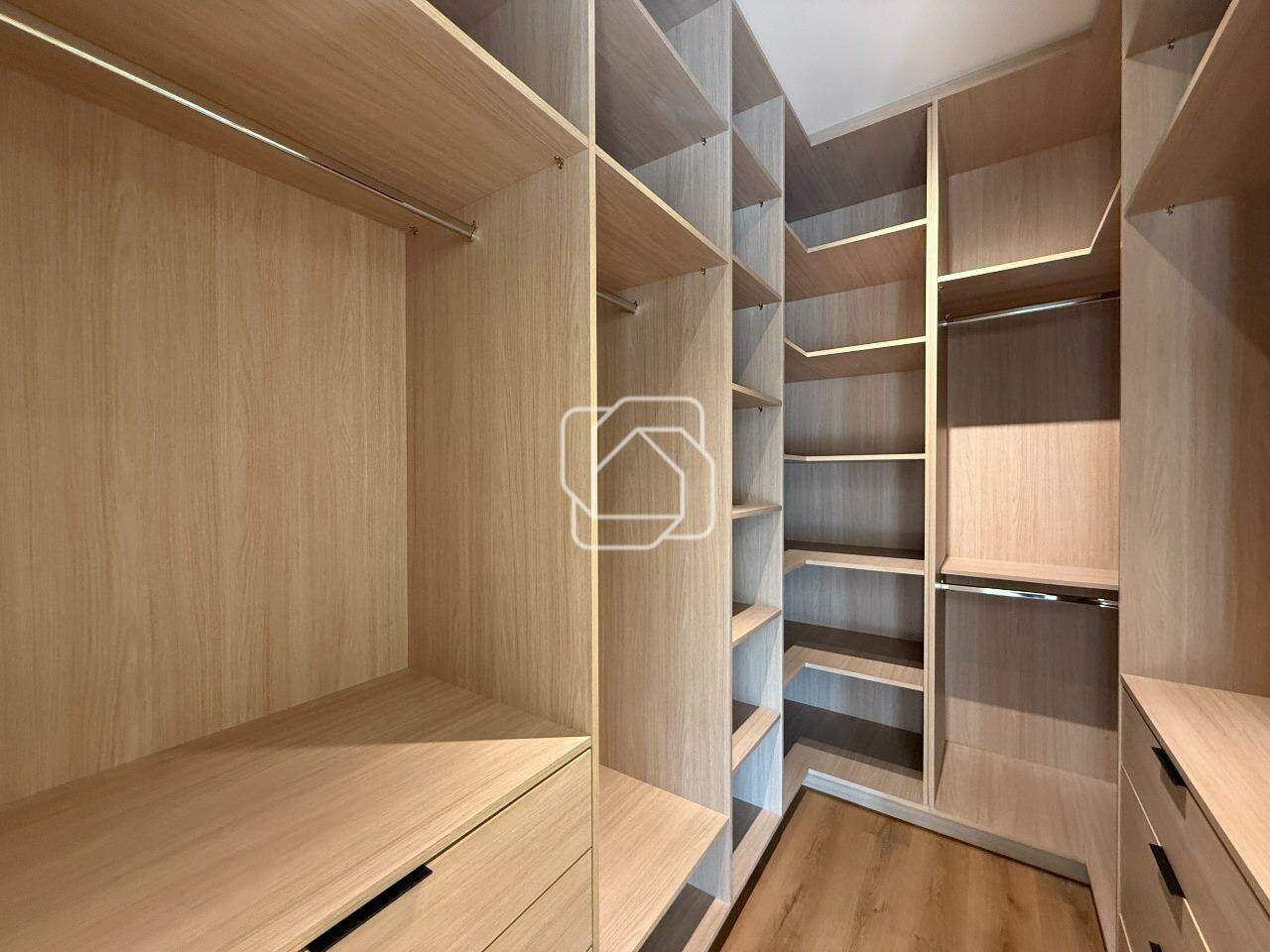 Casa de Condomínio à venda em Indaiatuba - SP - Jardim Villa Sapezal: Closet