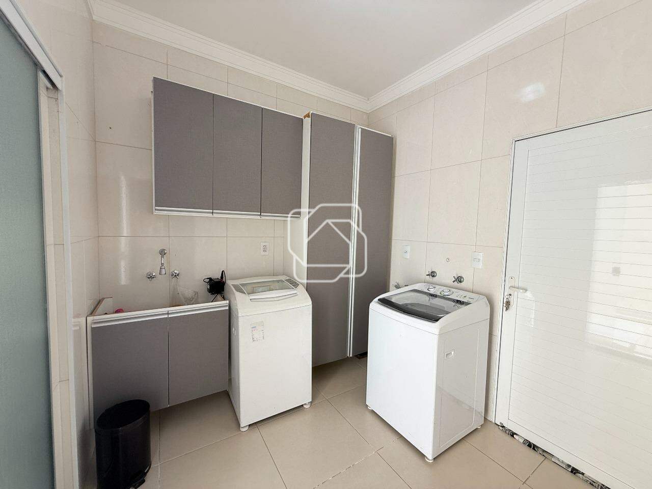 Casa de Condomínio à venda em Salto - SP - Residencial Primavera II: Lavanderia