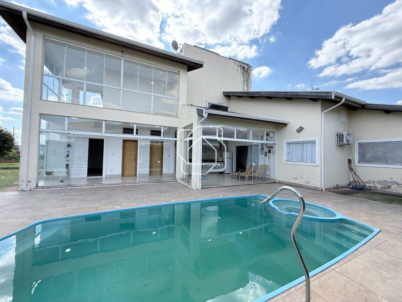 Casa de Condomínio à venda em Salto - SP - Residencial Primavera II: Área da piscina