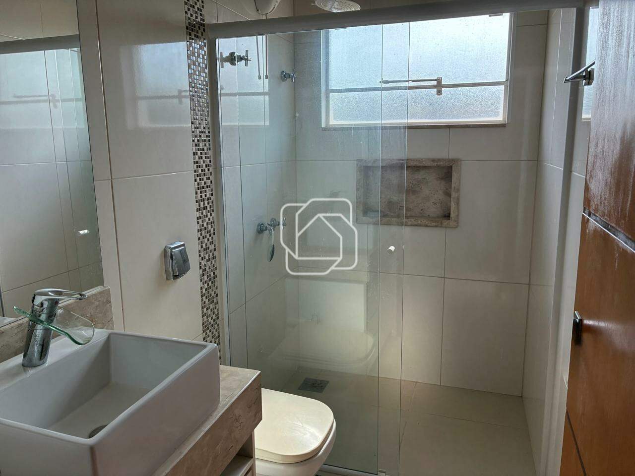 Casa de Condomínio à venda em Salto - SP - Residencial Primavera II: Banheiro