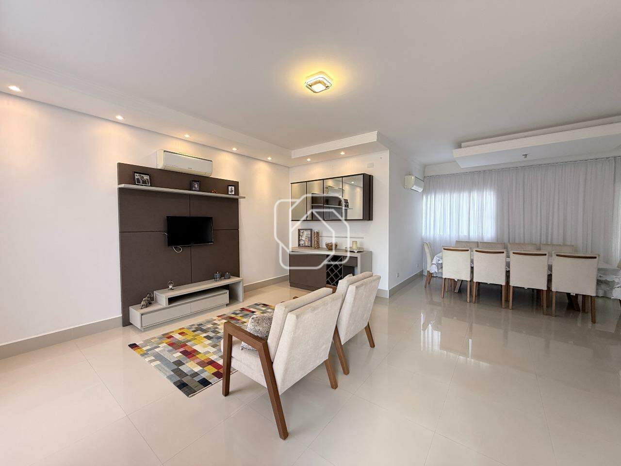 Casa de Condomínio à venda em Salto - SP - Residencial Primavera II: Salas integradas