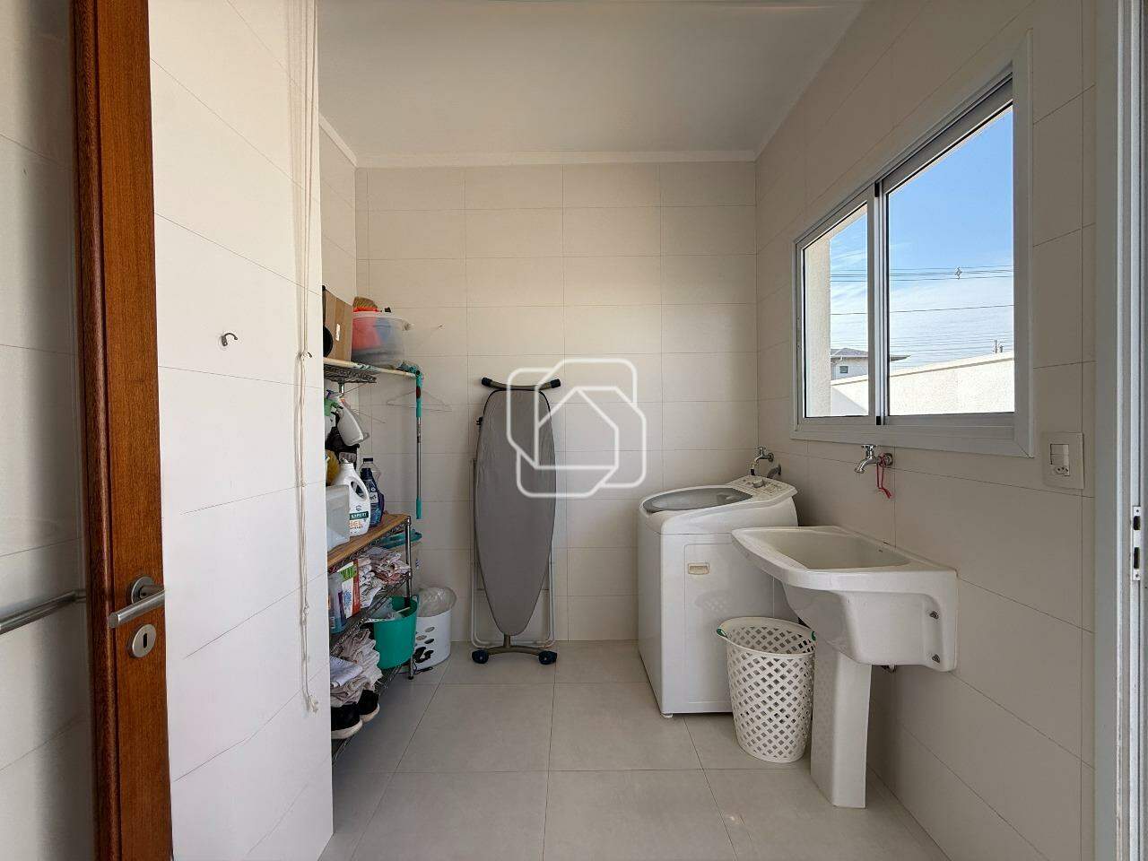 Casa de Condomínio à venda em Indaiatuba - SP - Jardim Quintas da Terracota: Lavanderia