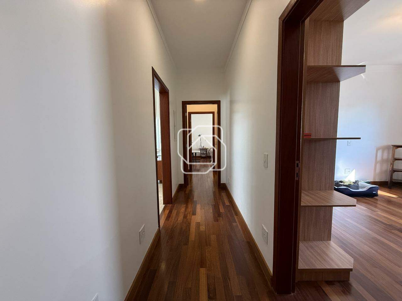 Casa de Condomínio à venda em Indaiatuba - SP - Jardim Quintas da Terracota: Corredor
