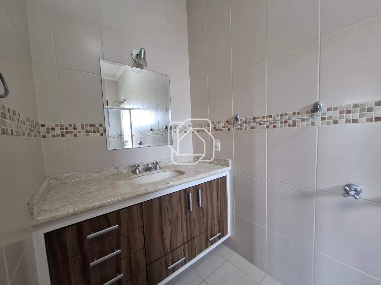 Casa de Condomínio à venda em Indaiatuba - SP - Villa Borghese: Banheiro