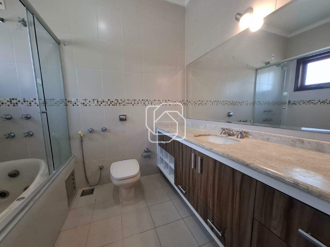 Casa de Condomínio à venda em Indaiatuba - SP - Villa Borghese: Banheiro