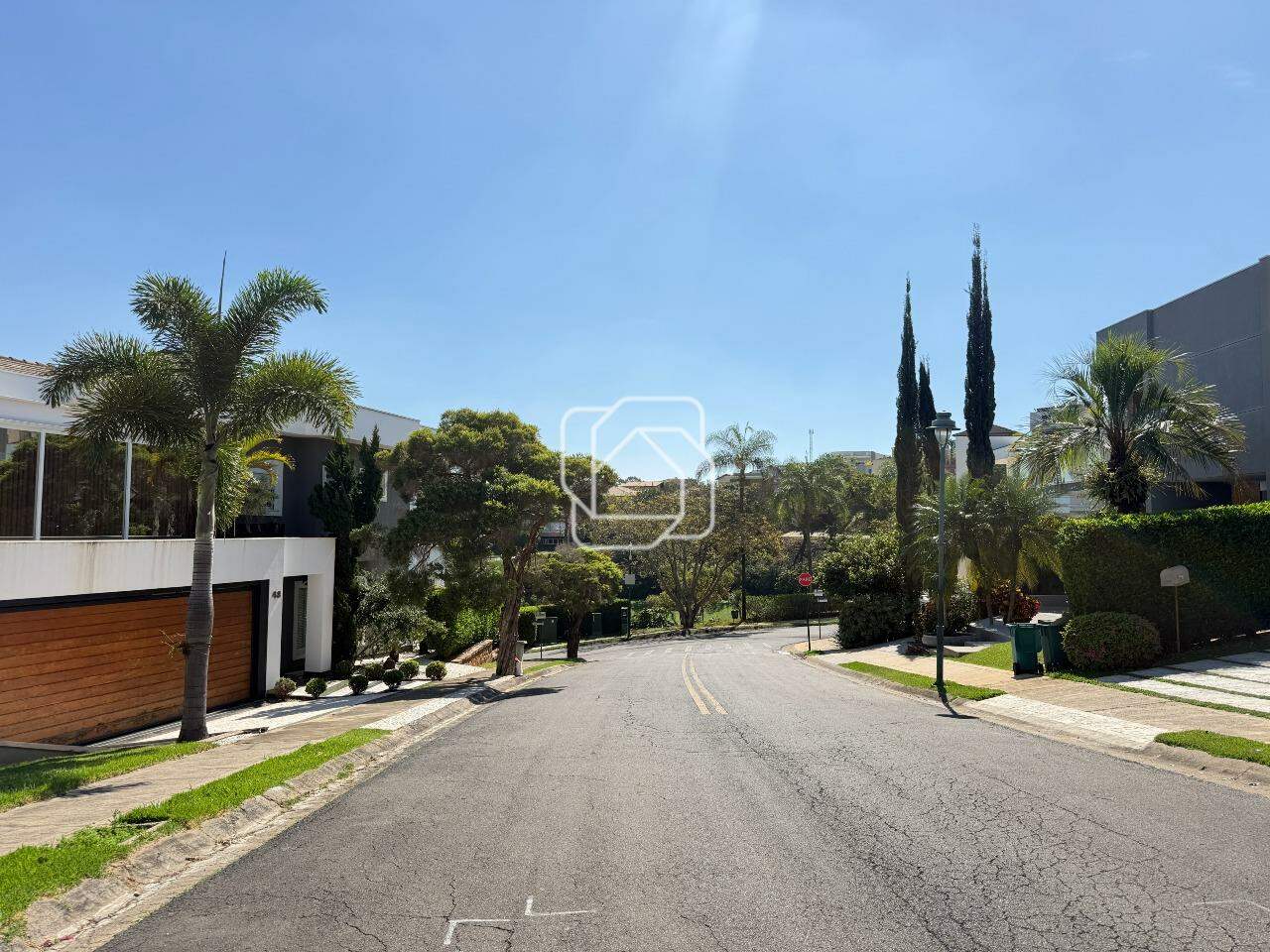 Terreno à venda em Indaiatuba - SP - Jardim Vila Paradiso: Rua do terreno