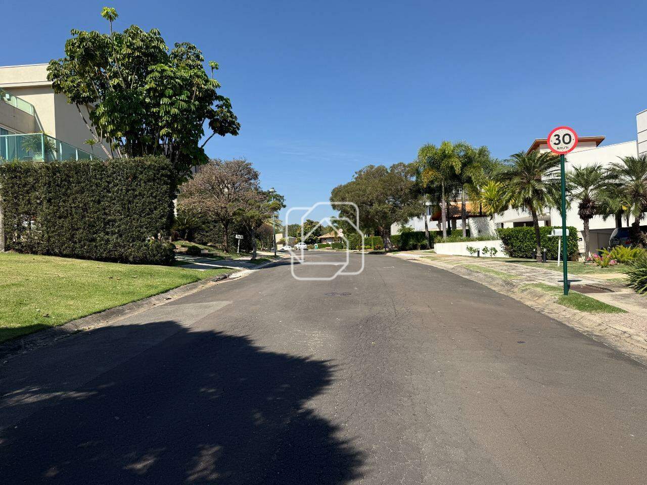Terreno à venda em Indaiatuba - SP - Jardim Vila Paradiso: Rua do terreno