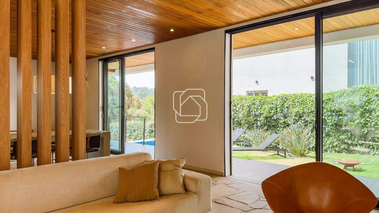 Casa de Condomínio à venda em Indaiatuba - SP - Parque Villa dos Pinheiros: Sala de estar