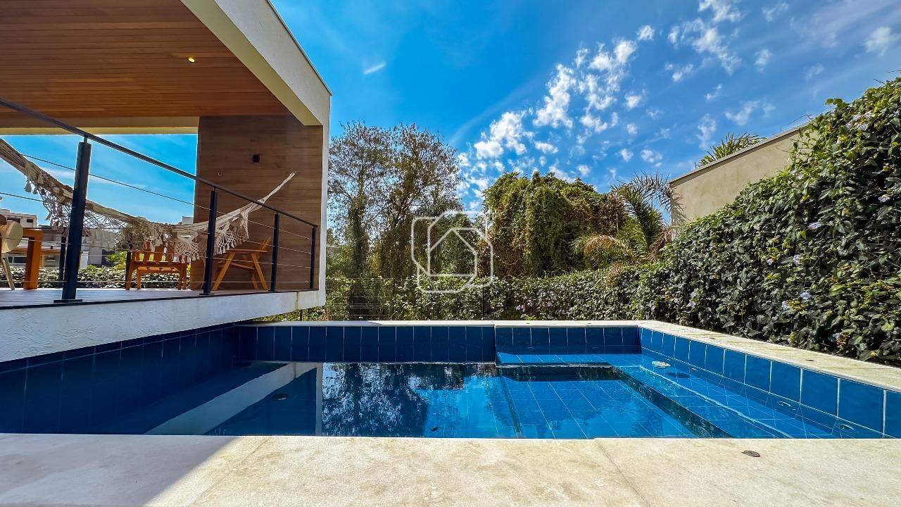 Casa de Condomínio à venda em Indaiatuba - SP - Parque Villa dos Pinheiros: Área da piscina