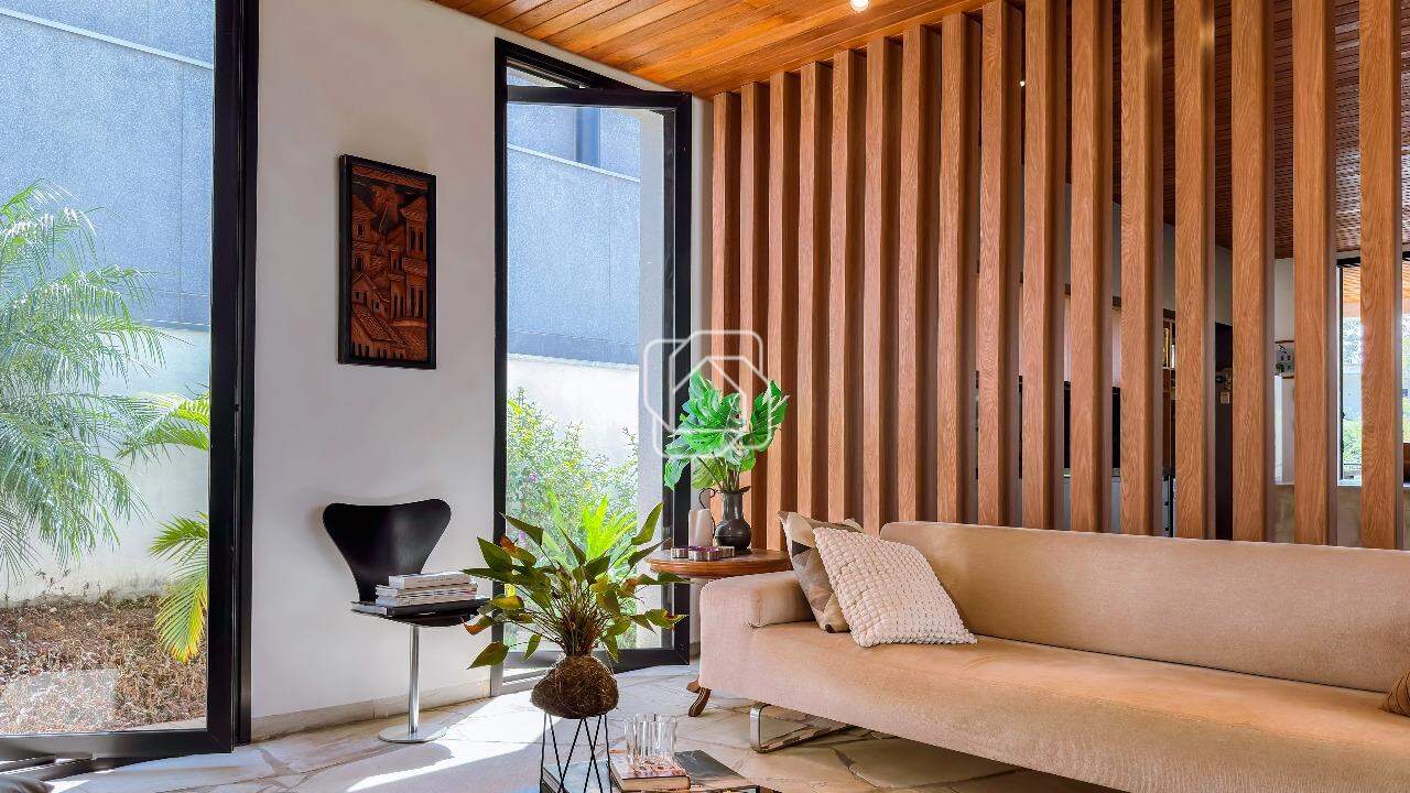 Casa de Condomínio à venda em Indaiatuba - SP - Parque Villa dos Pinheiros: Sala de estar