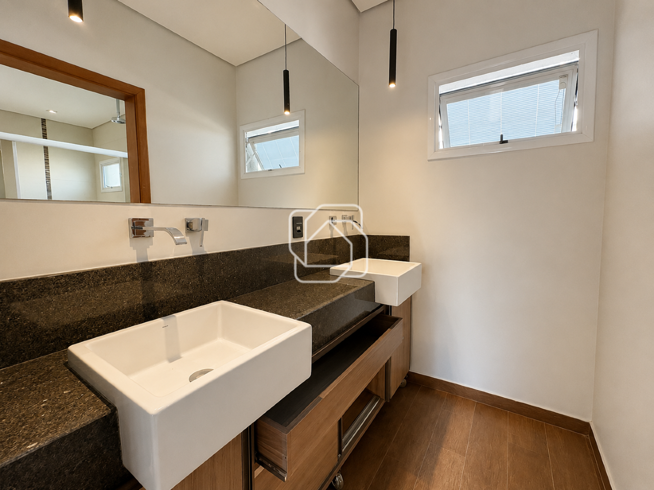 Casa de Condomínio para aluguel em Indaiatuba - SP - Jardim Vila Paradiso: Banheiro Suite Master