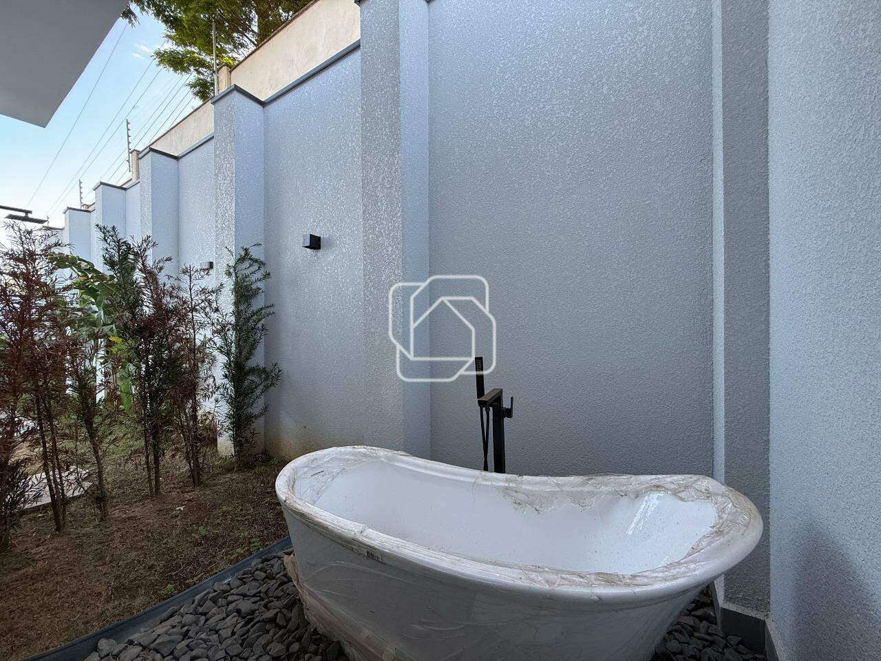 Casa de Condomínio à venda em Indaiatuba - SP - Jardim Villa Sapezal: Banheira
