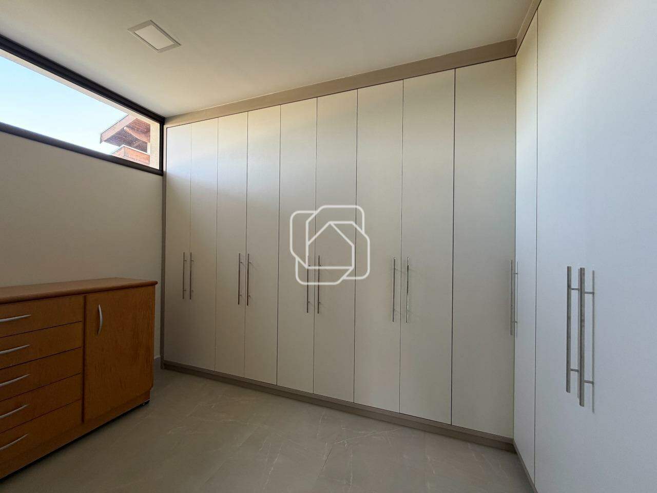 Casa de Condomínio à venda em Indaiatuba - SP - Vale das Laranjeiras: Closet