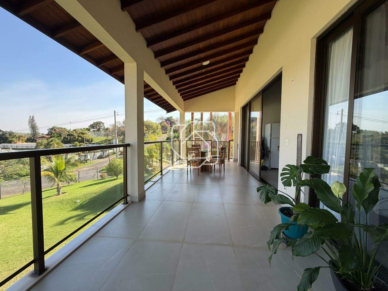 Casa de Condomínio à venda em Indaiatuba - SP - Vale das Laranjeiras: Varanda