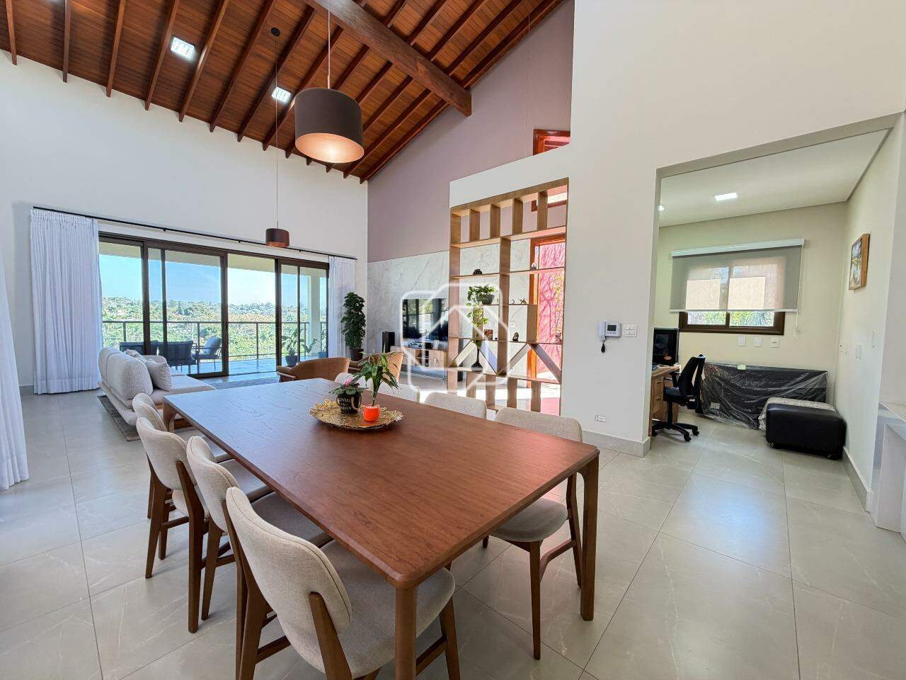 Casa de Condomínio à venda em Indaiatuba - SP - Vale das Laranjeiras: Sala de jantar