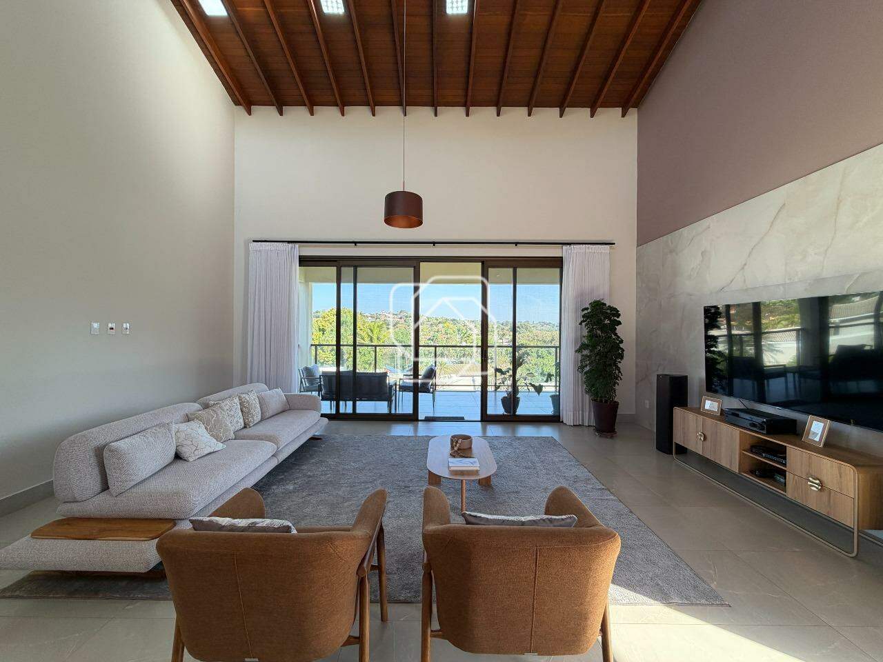 Casa de Condomínio à venda em Indaiatuba - SP - Vale das Laranjeiras: Sala de estar