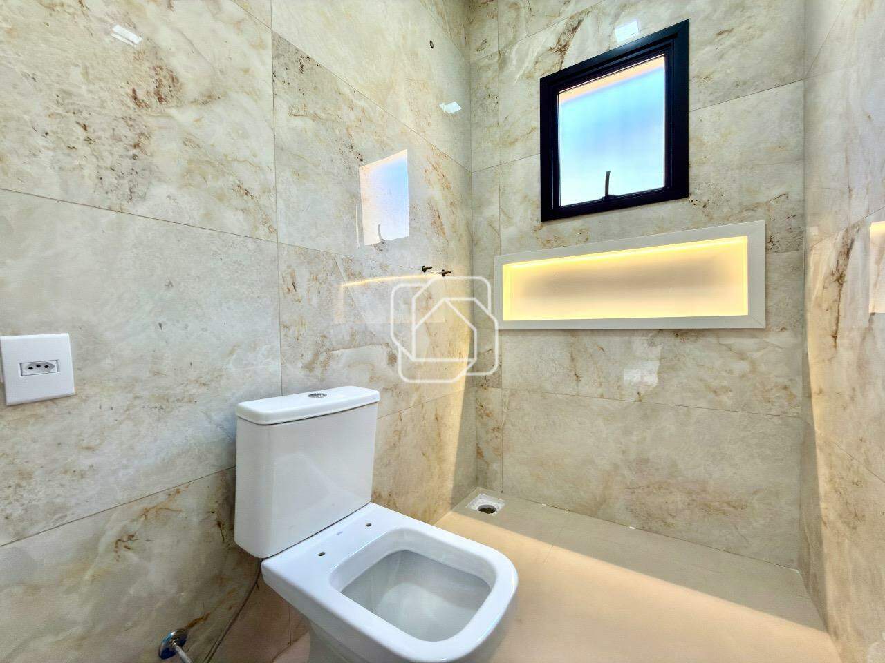 Casa de Condomínio à venda em Itu - SP - Condomínio Residencial Mont Blanc: Banheiro