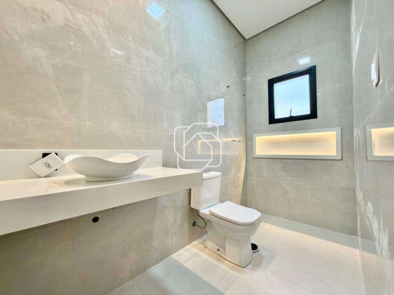 Casa de Condomínio à venda em Itu - SP - Condomínio Residencial Mont Blanc: Banheiro