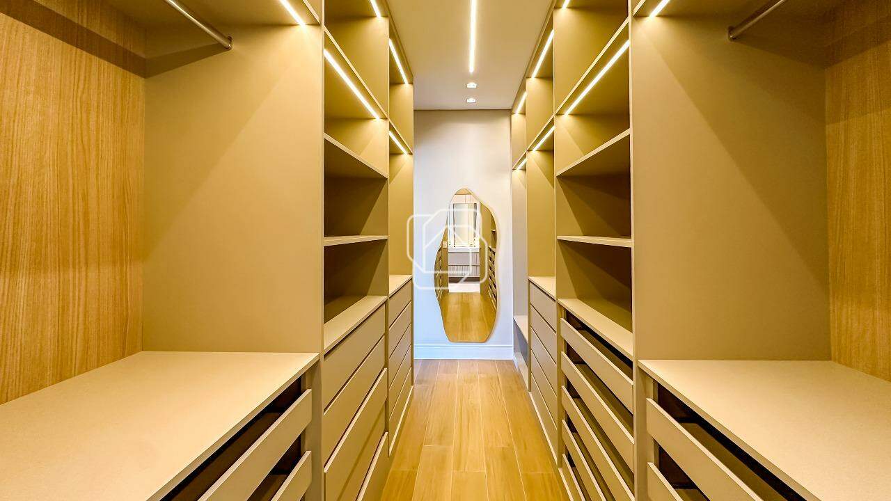 Casa de Condomínio à venda em Indaiatuba - SP - Parque Villa dos Pinheiros: Closet