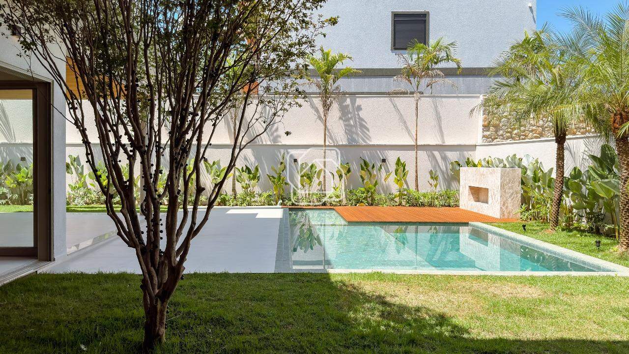 Casa de Condomínio à venda em Indaiatuba - SP - Parque Villa dos Pinheiros: Área da piscina