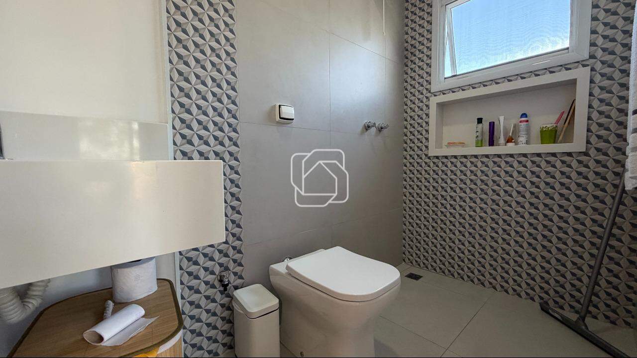 Casa de Condomínio à venda em Salto - SP - Residencial Central Parque: Banheiro