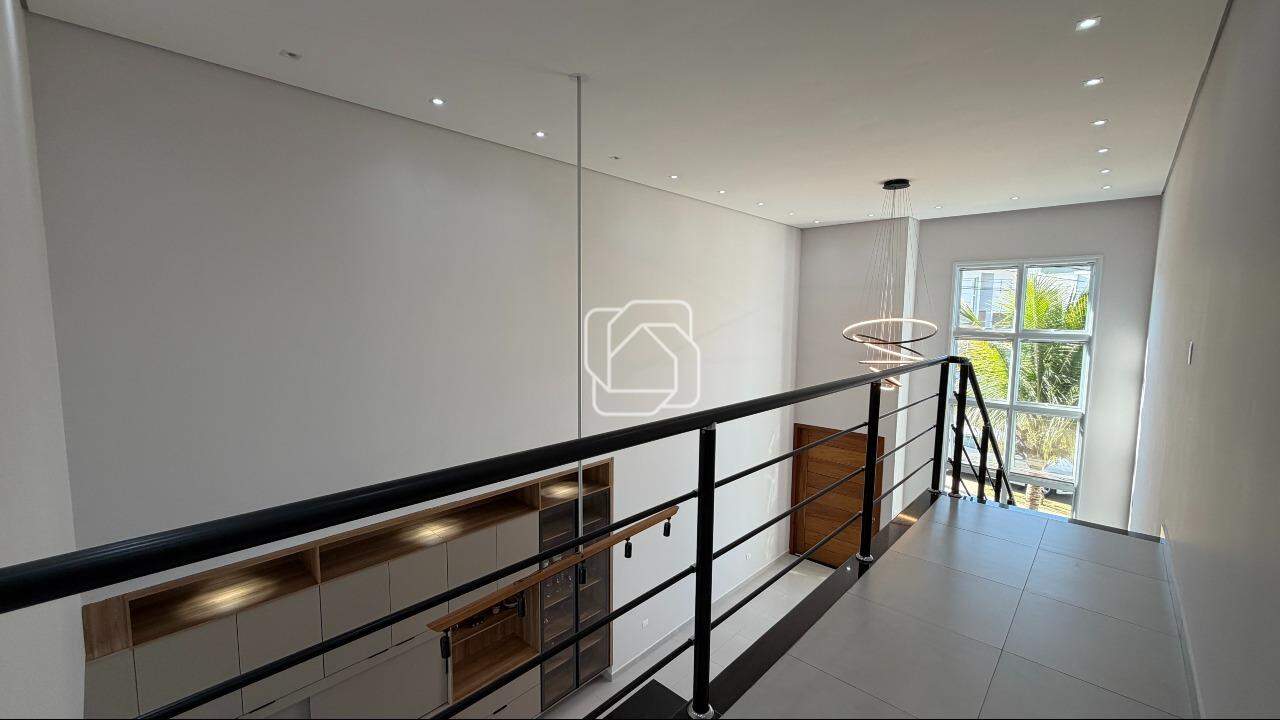 Casa de Condomínio à venda em Salto - SP - Residencial Central Parque: Corredor