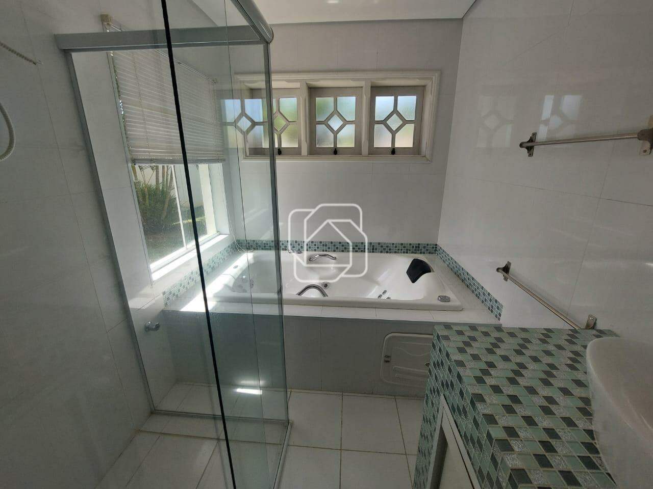 Casa de Condomínio à venda em Itu - SP - Parque Village Castelo: Banheiro